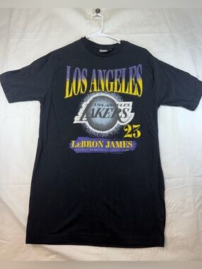 NBA Los Angeles Lakers LeBron James Graphic T-Shirt